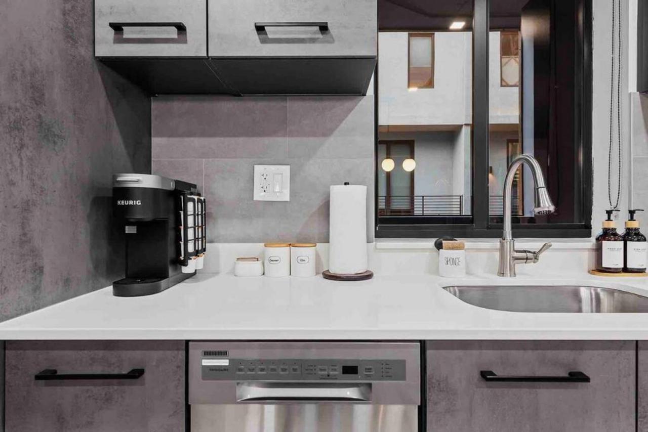 Pretty Rola 204 Upscale Spacious 1B1B Apt W King Bed At Downtown Ft Lauderdale Форт-Лодердейл Экстерьер фото
