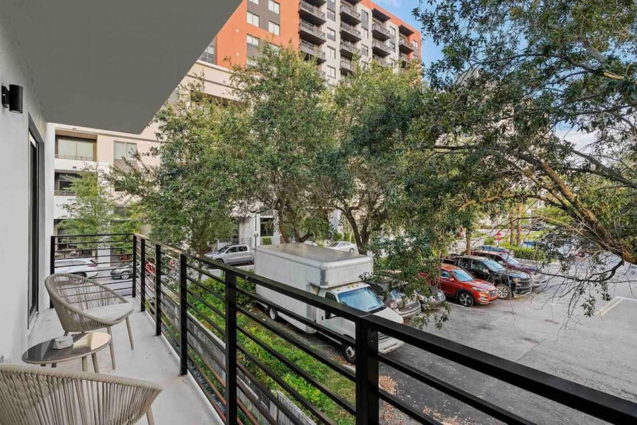 Pretty Rola 204 Upscale Spacious 1B1B Apt W King Bed At Downtown Ft Lauderdale Форт-Лодердейл Экстерьер фото